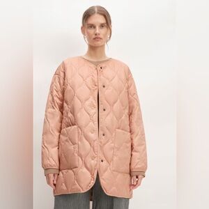 Everlane women’s pink Renew quilted mid-length liner size small